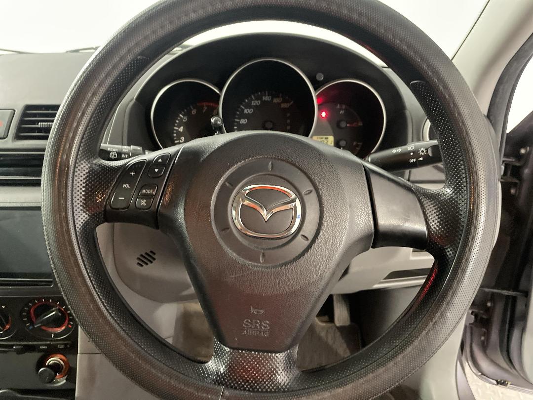 Photo '27' of Mazda Axela