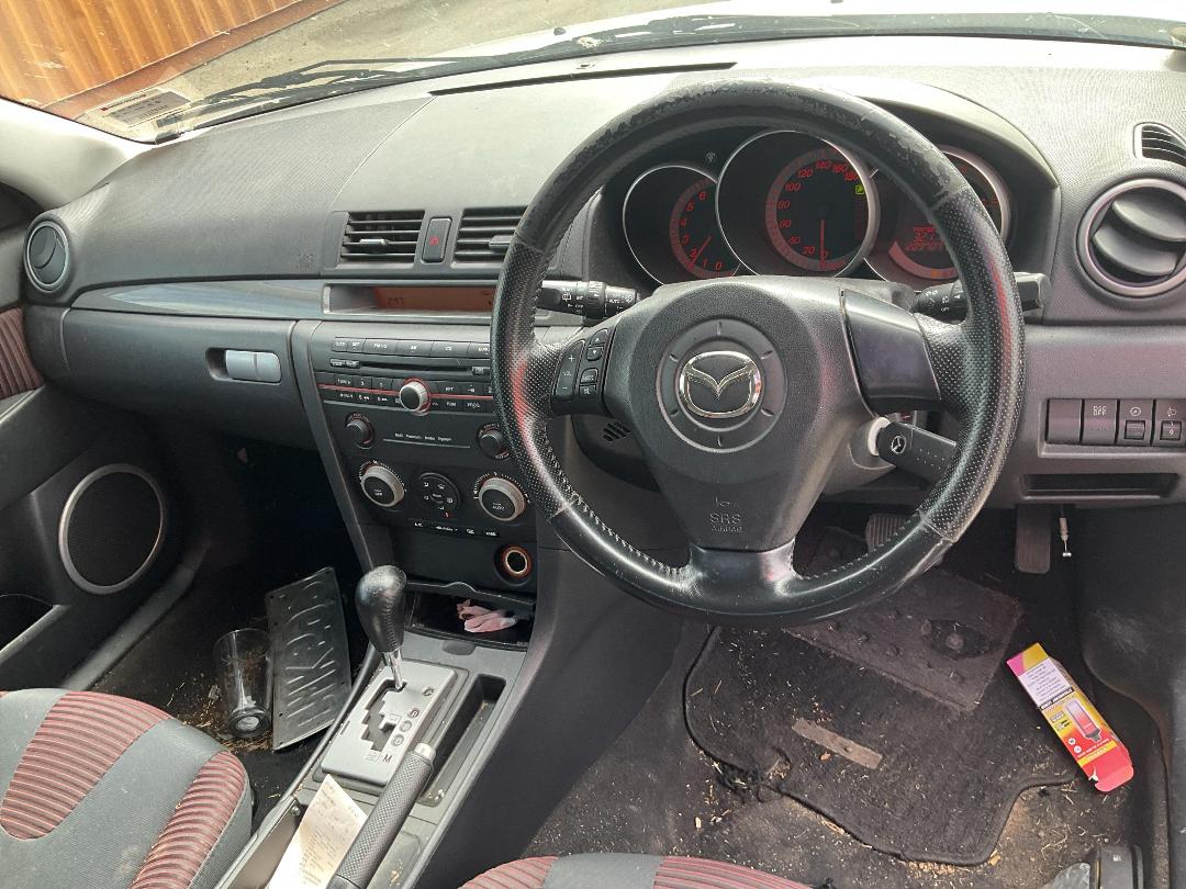 Photo '13' of Mazda Axela