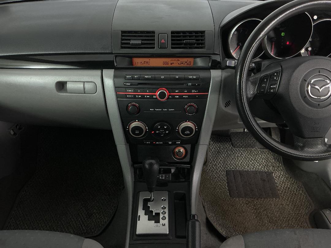 Photo '18' of Mazda Axela