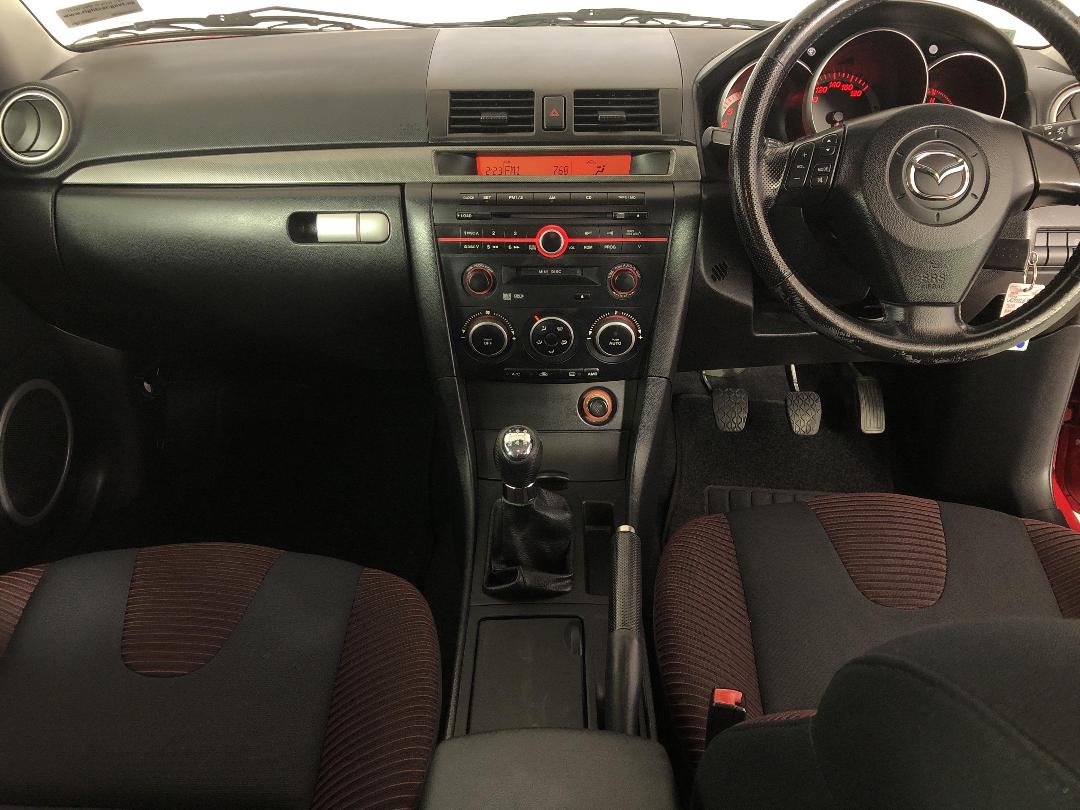 Photo '17' of Mazda Axela Photo '17' of Mazda Axela