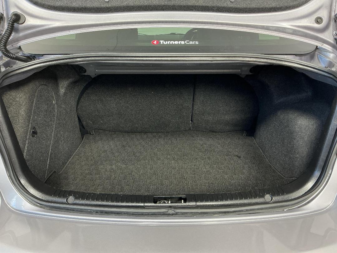 Photo '14' of Mazda Axela