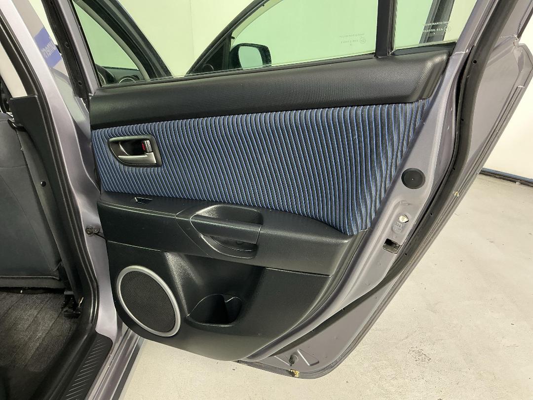 Photo '19' of Mazda Axela