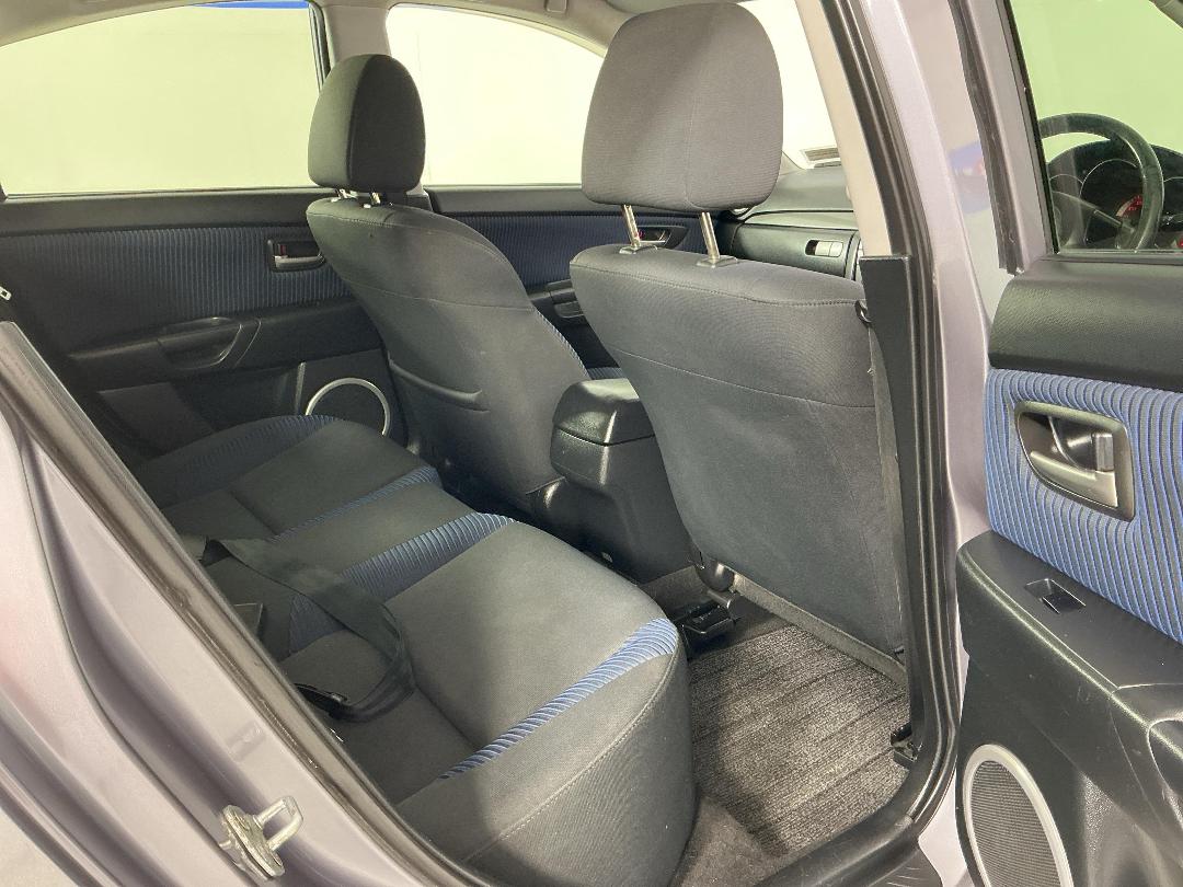 Photo '20' of Mazda Axela