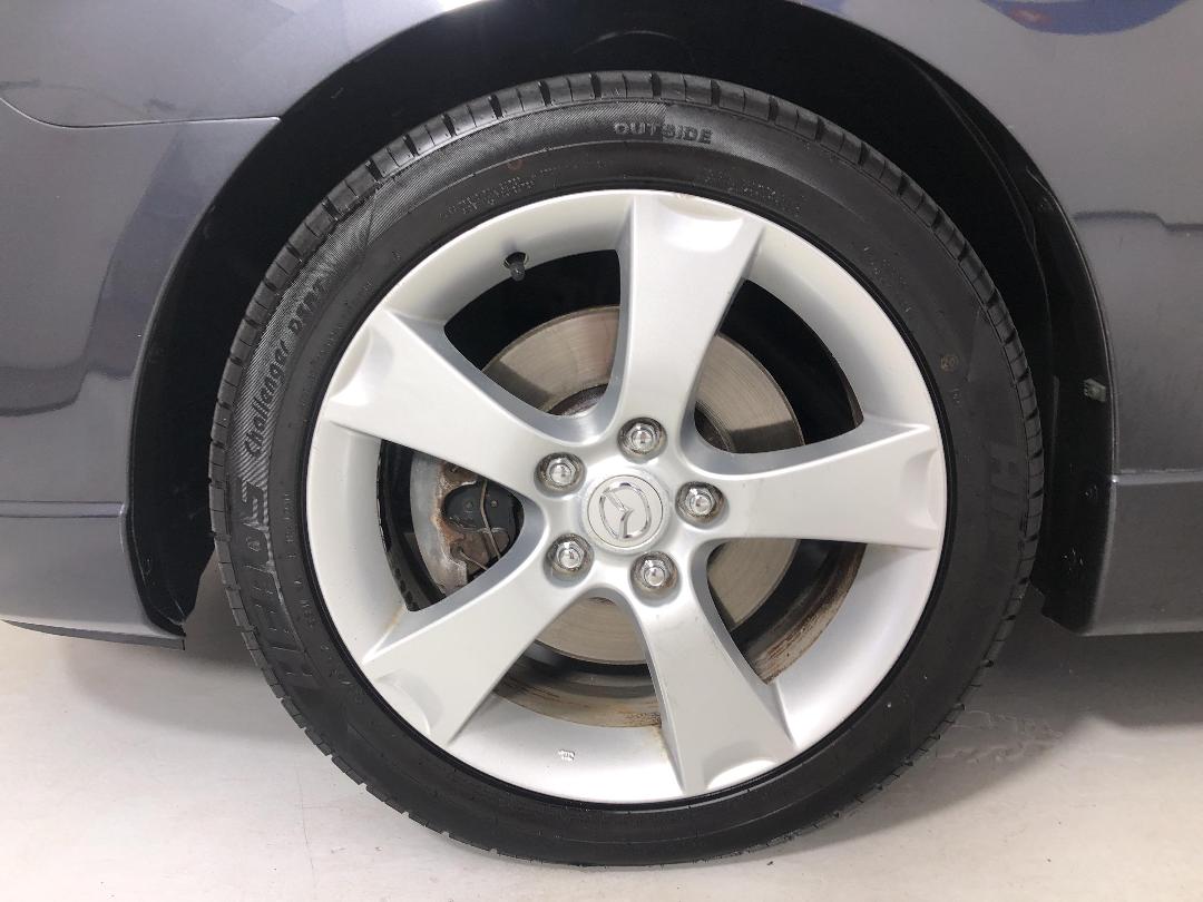 Photo '10' of Mazda Axela