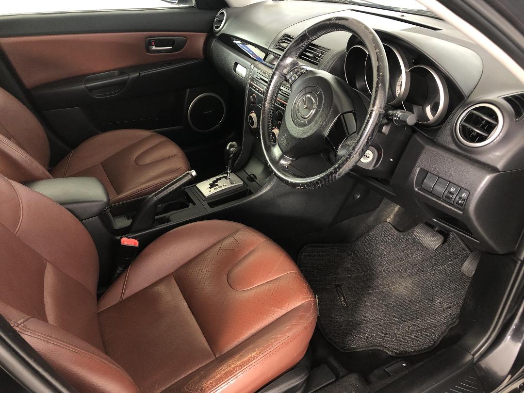 Photo '16' of Mazda Axela