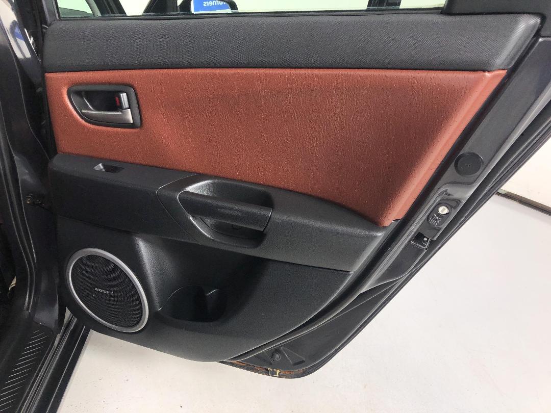 Photo '19' of Mazda Axela