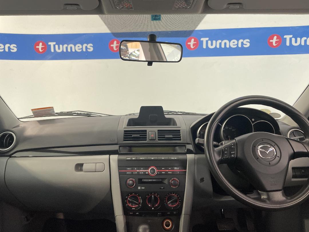 Photo '17' of Mazda Axela