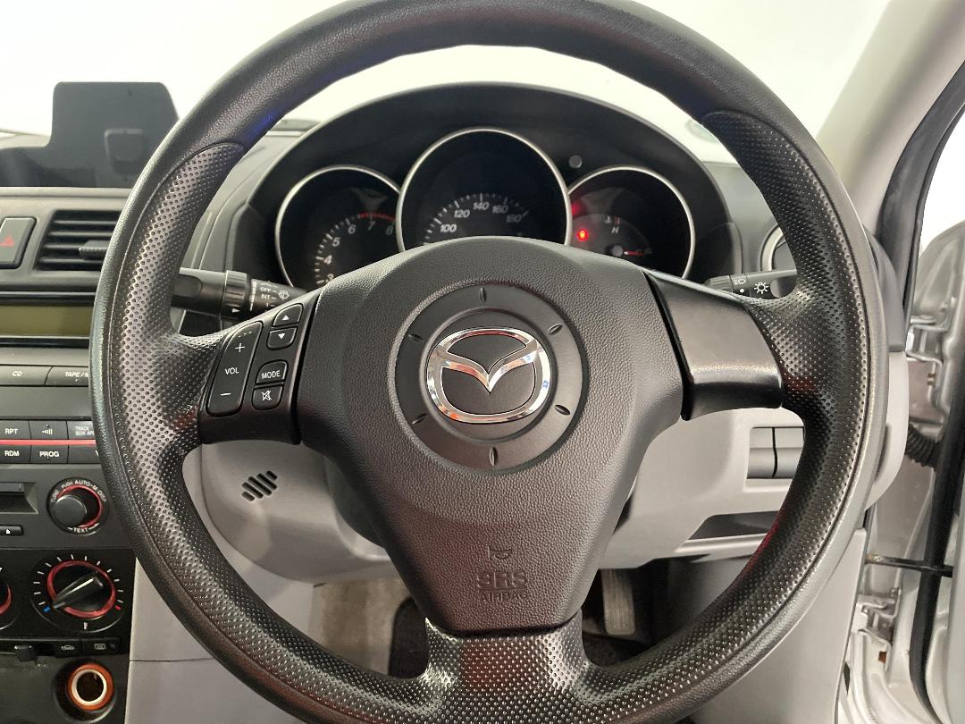 Photo '27' of Mazda Axela