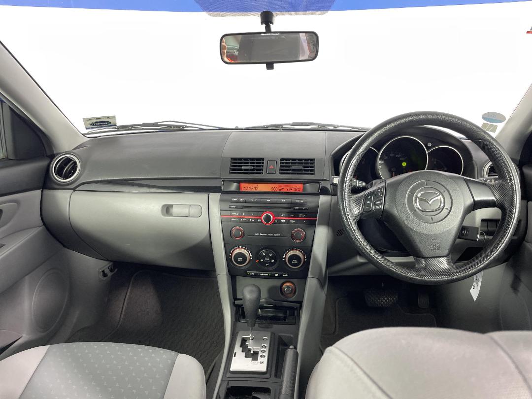 Photo '17' of Mazda Axela