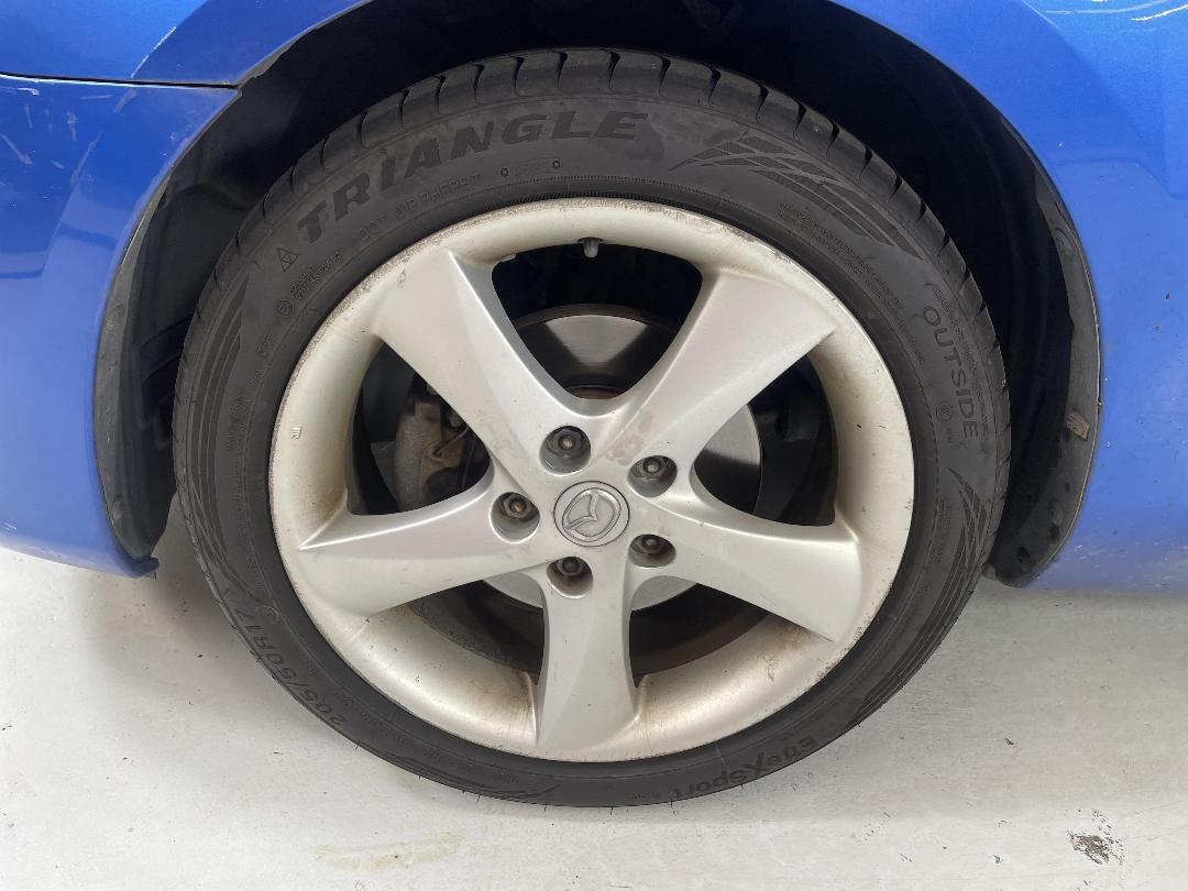 Photo '10' of Mazda Axela