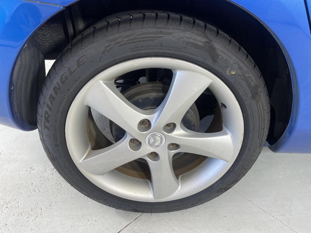 Photo '12' of Mazda Axela