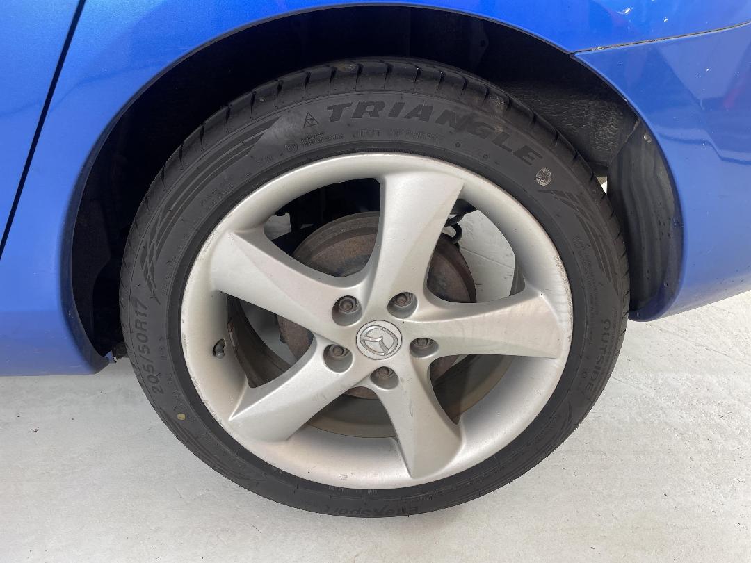 Photo '11' of Mazda Axela