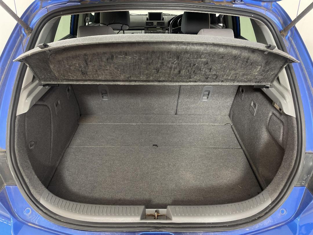 Photo '14' of Mazda Axela