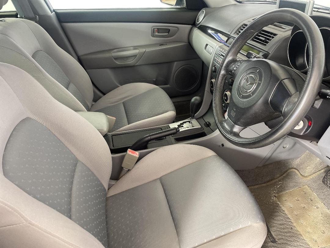 Photo '16' of Mazda Axela