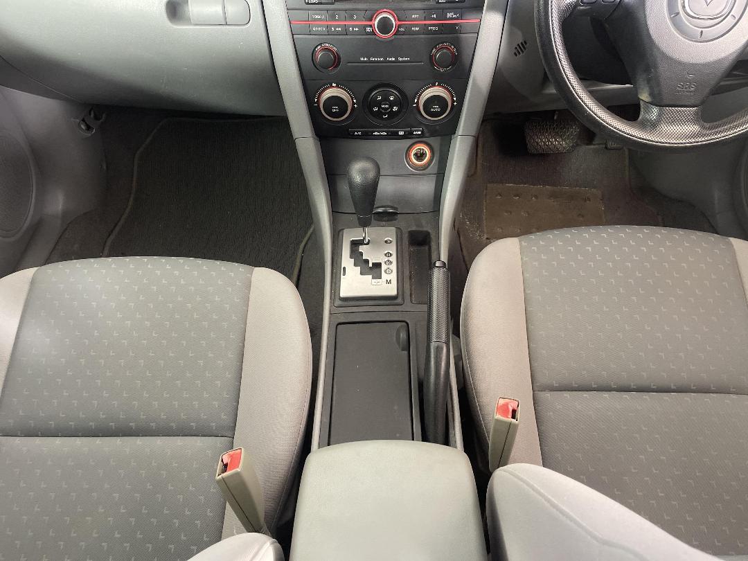 Photo '18' of Mazda Axela