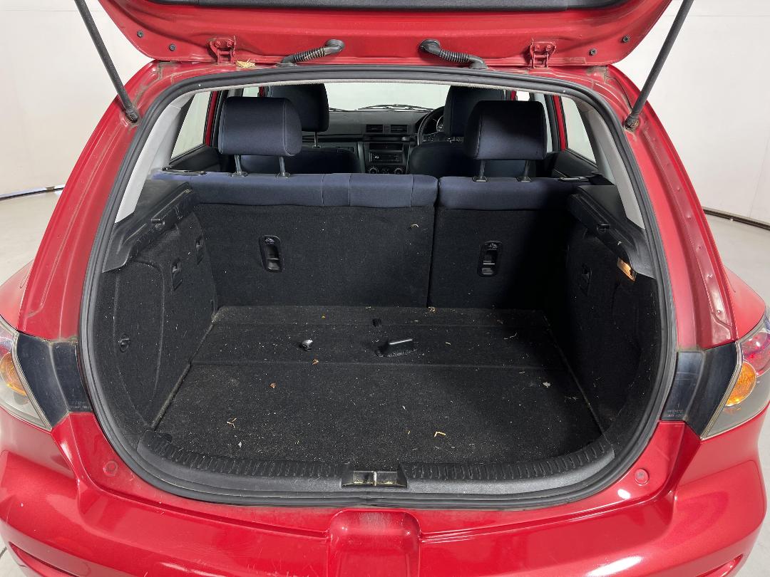 Photo '12' of Mazda Axela