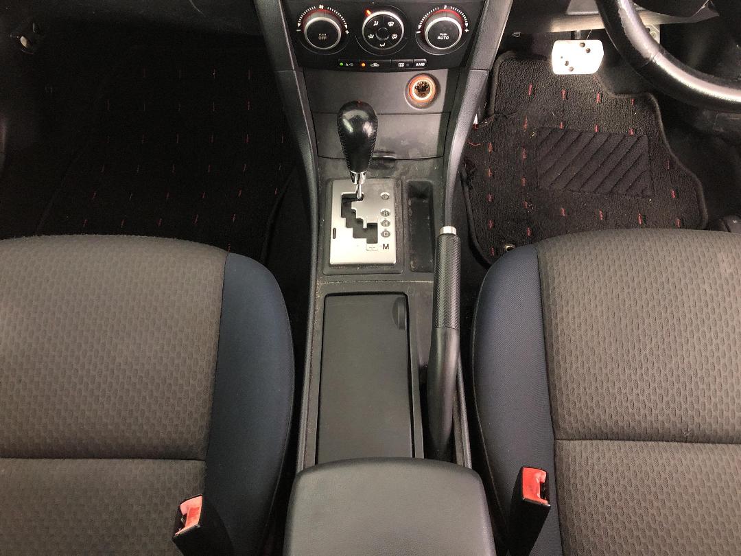 Photo '18' of Mazda Axela