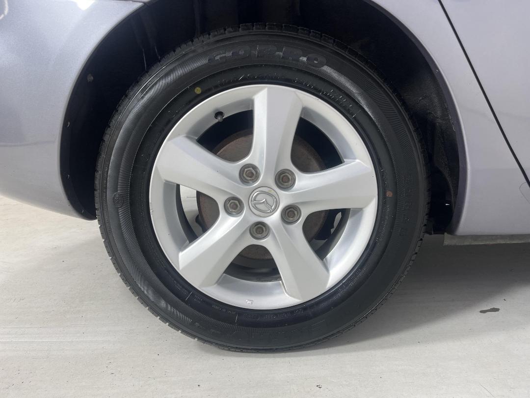 Photo '12' of Mazda Axela Photo '12' of Mazda Axela