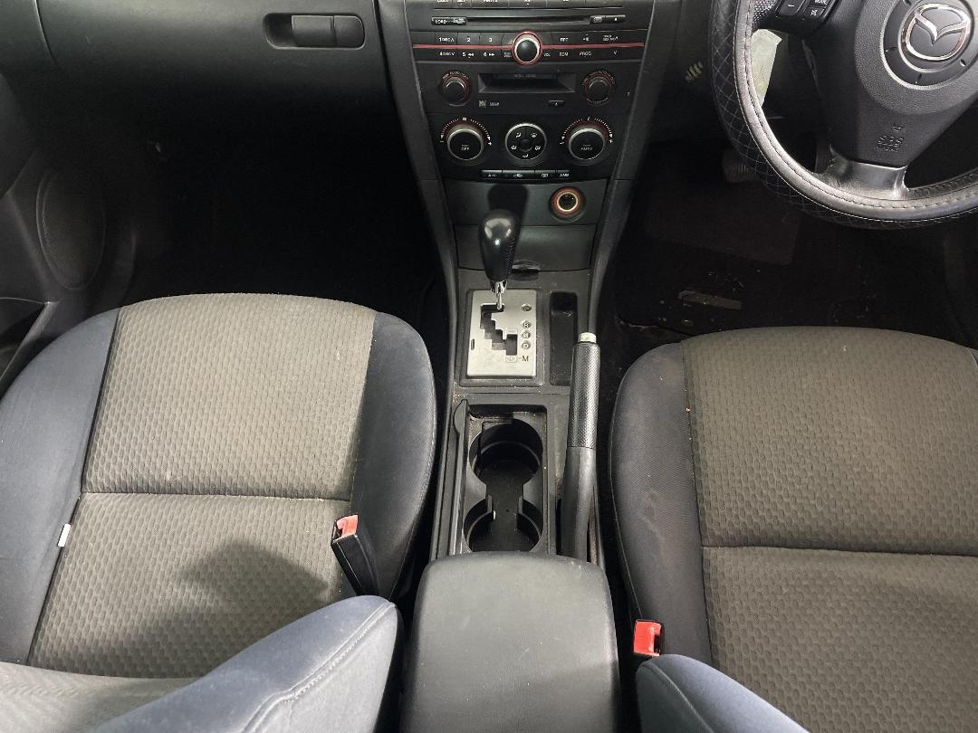 Photo '18' of Mazda Axela