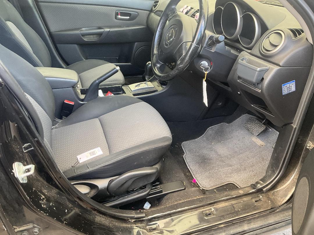 Photo '21' of Mazda Axela Photo '21' of Mazda Axela