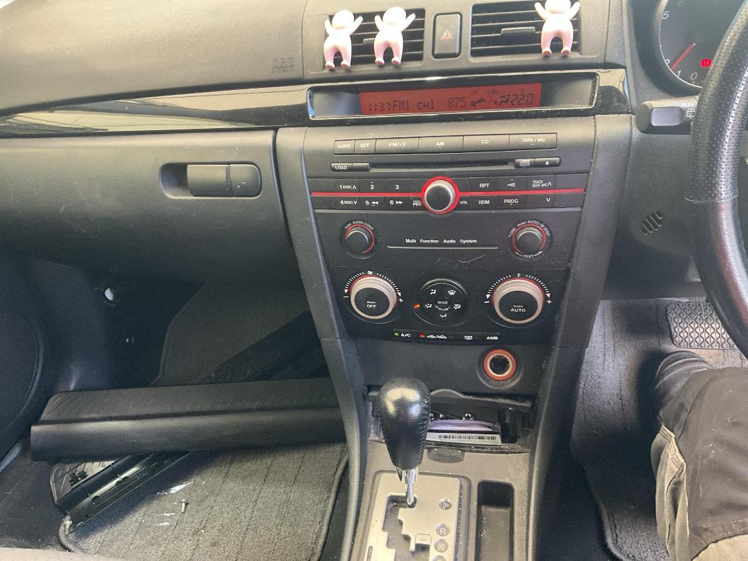 Photo '24' of Mazda Axela Photo '24' of Mazda Axela