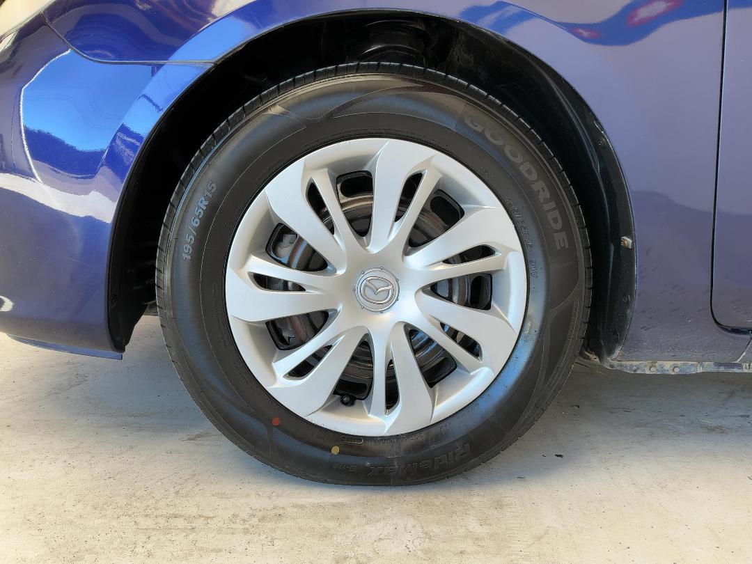 Photo '10' of Mazda Axela