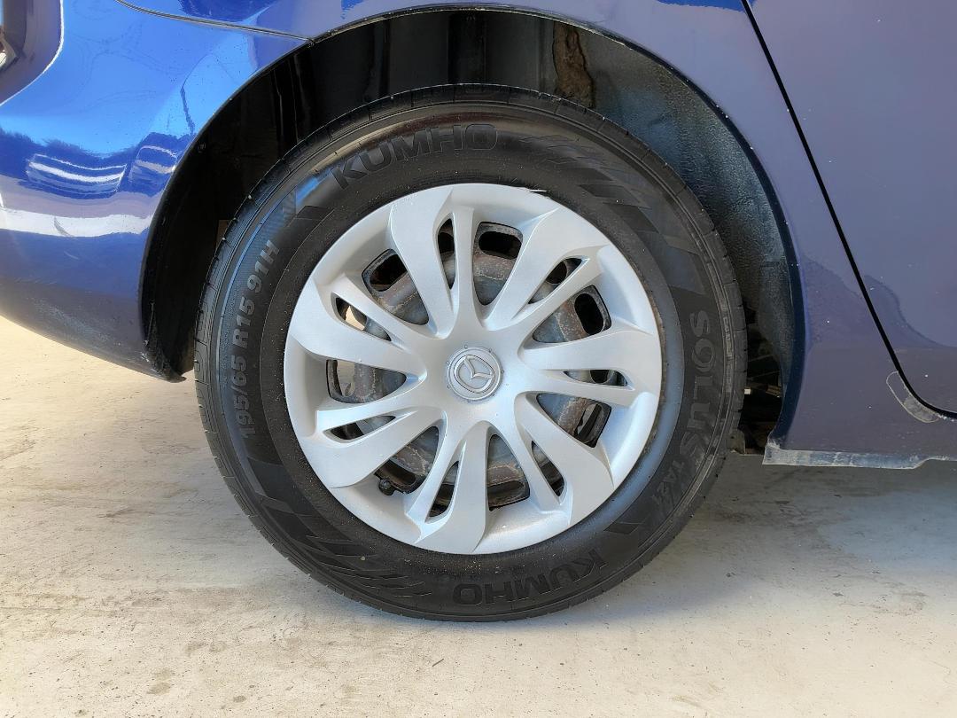 Photo '12' of Mazda Axela