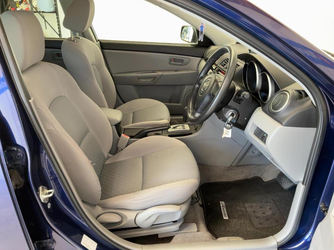 Photo '16' of Mazda Axela