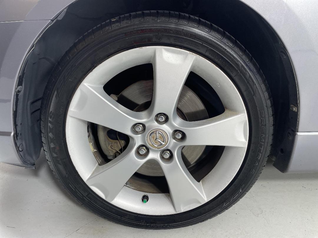 Photo '10' of Mazda Axela