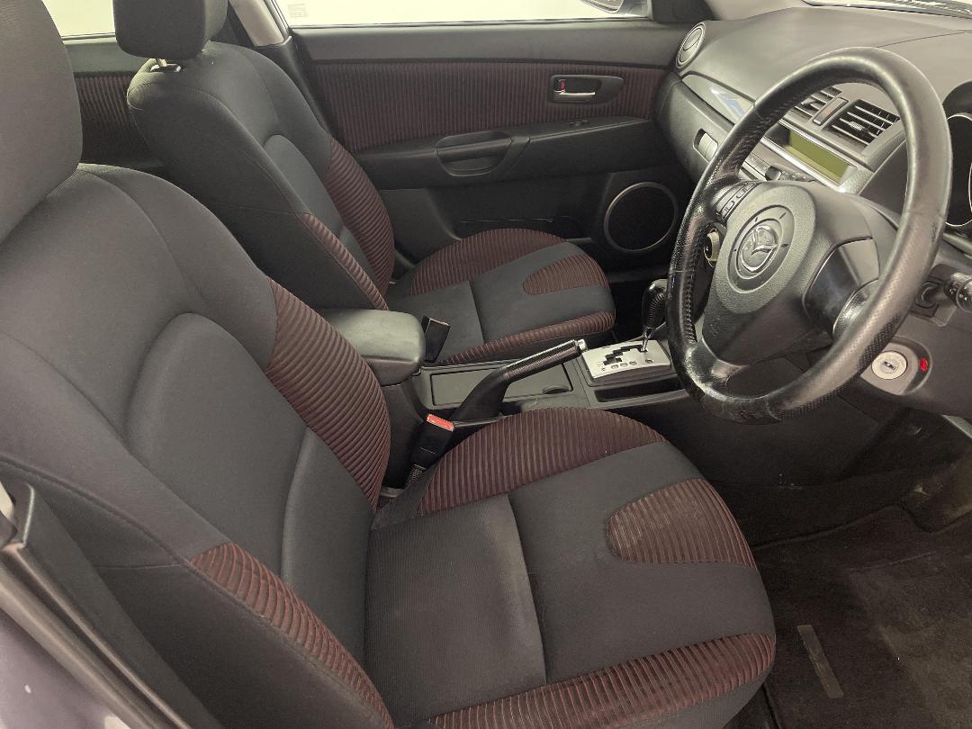 Photo '16' of Mazda Axela