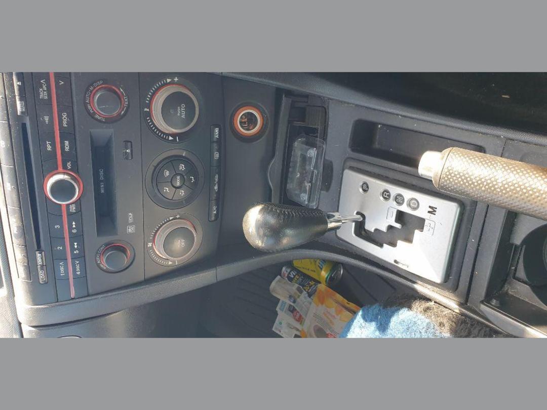 Photo '8' of Mazda Axela Photo '8' of Mazda Axela