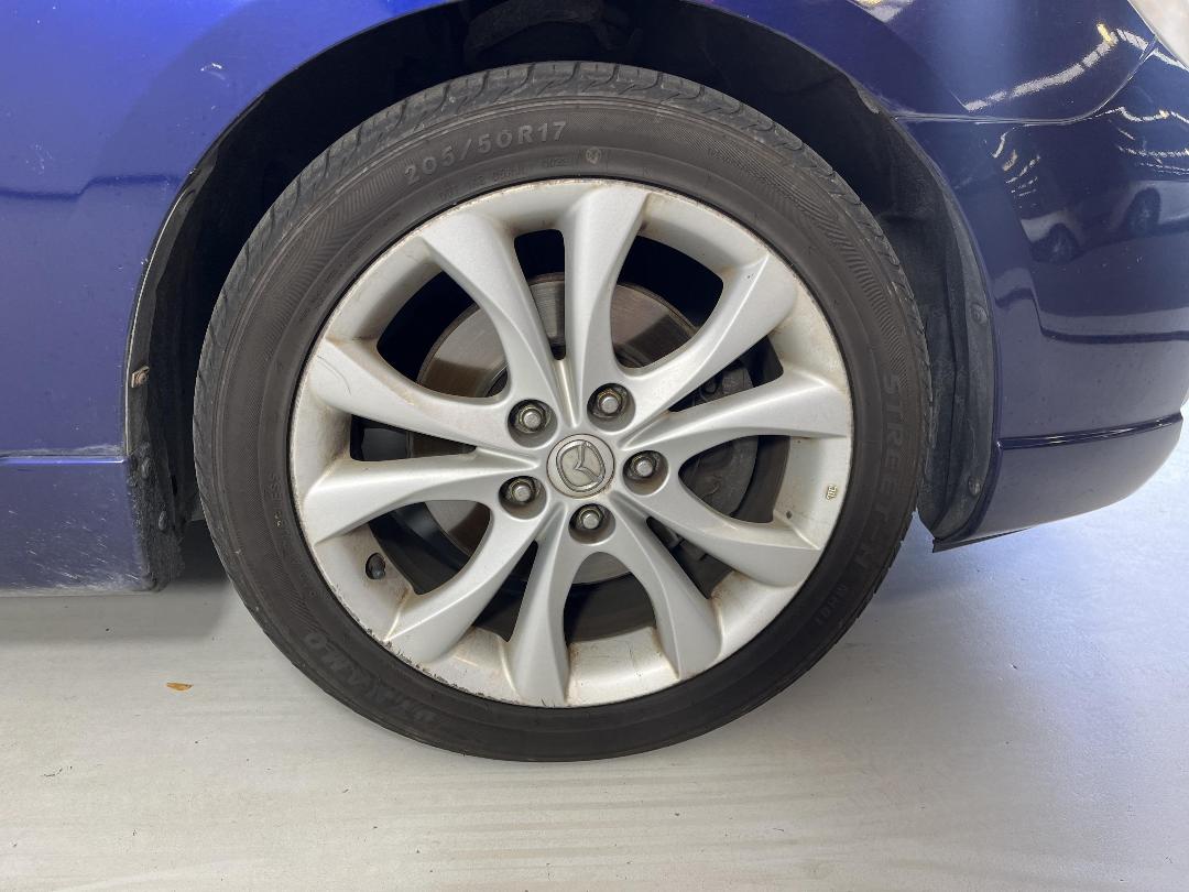 Photo '7' of Mazda Axela