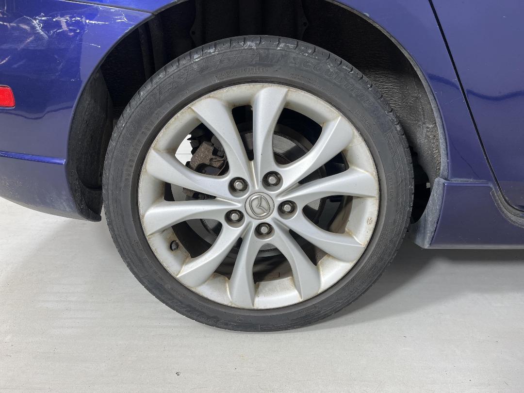 Photo '10' of Mazda Axela