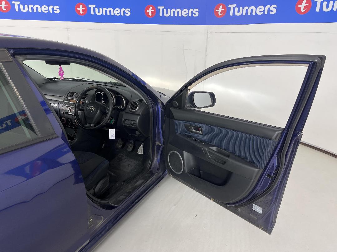 Photo '13' of Mazda Axela