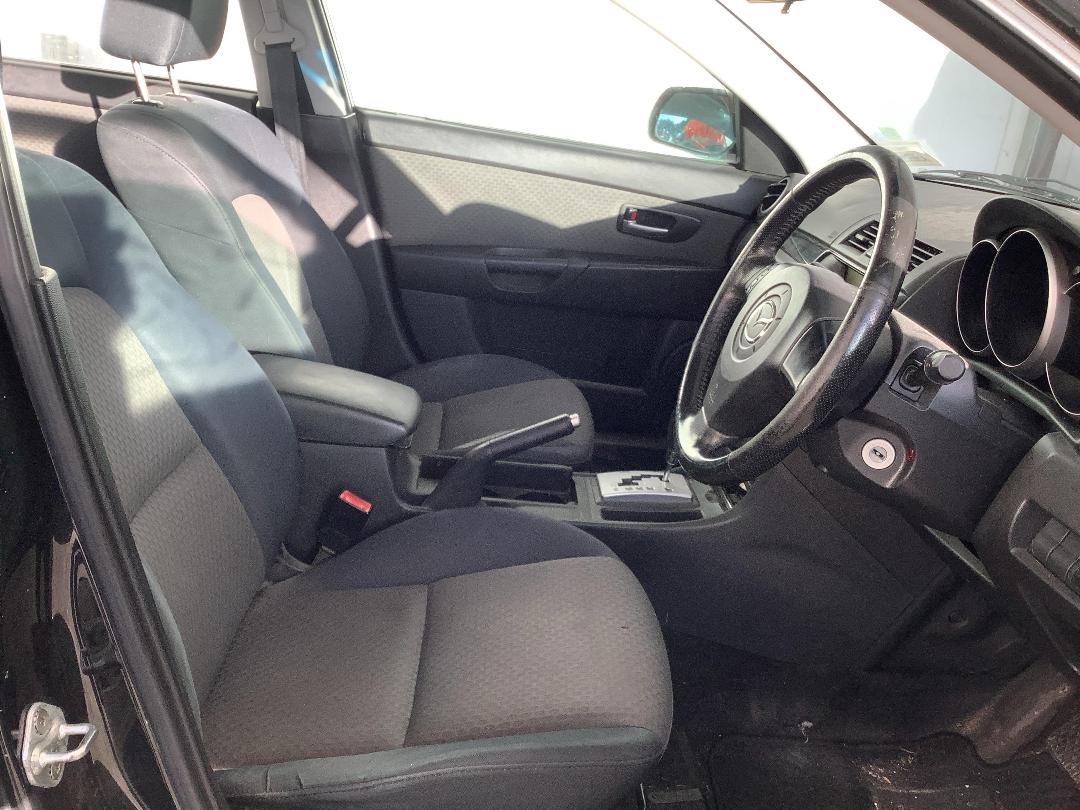 Photo '8' of Mazda Axela Photo '8' of Mazda Axela