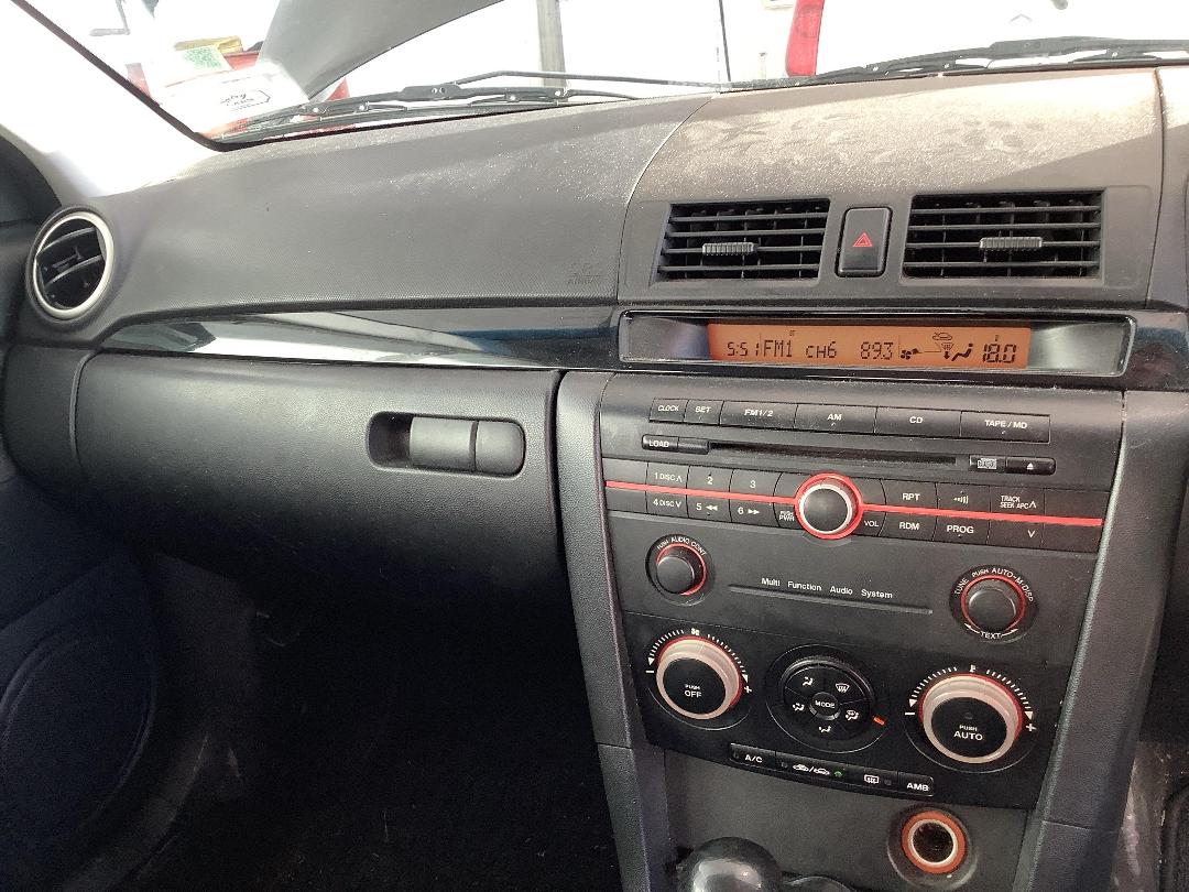 Photo '15' of Mazda Axela Photo '15' of Mazda Axela