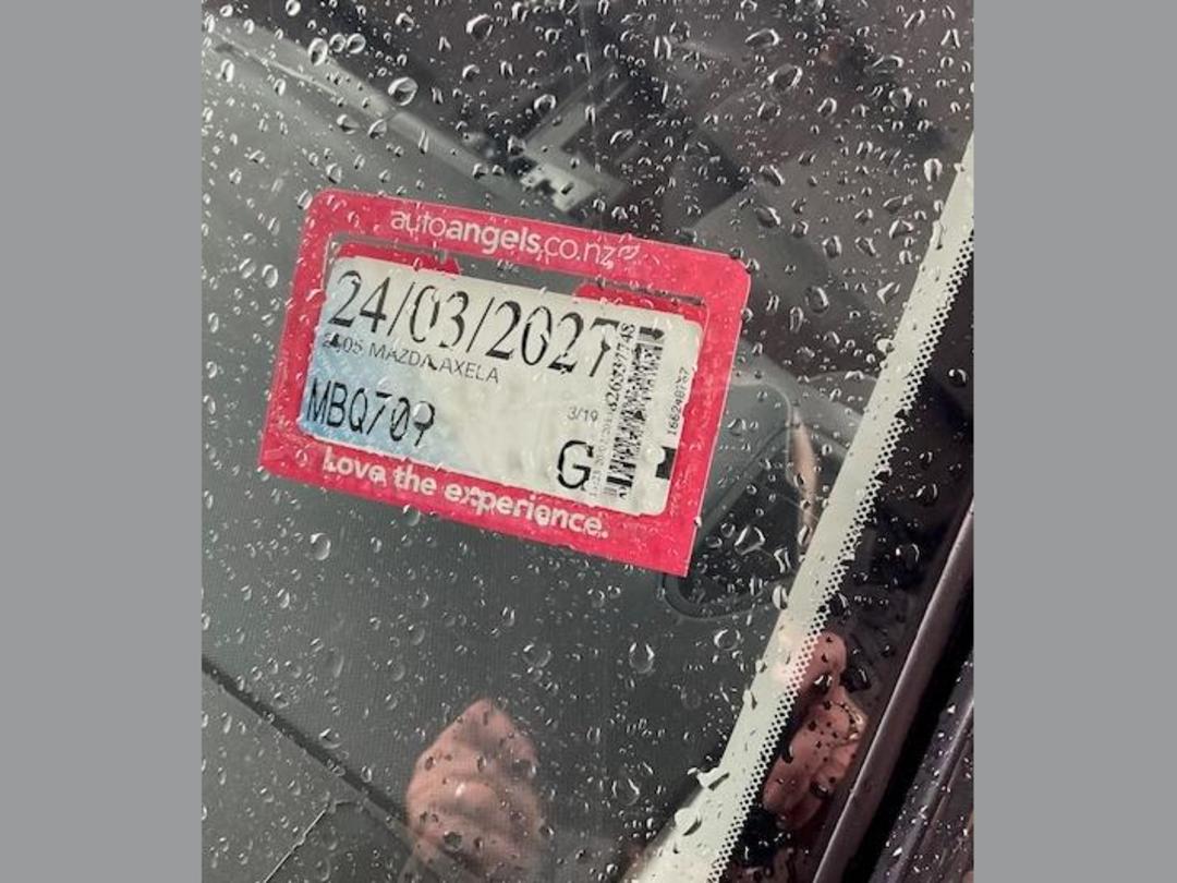 Photo '17' of Mazda Axela