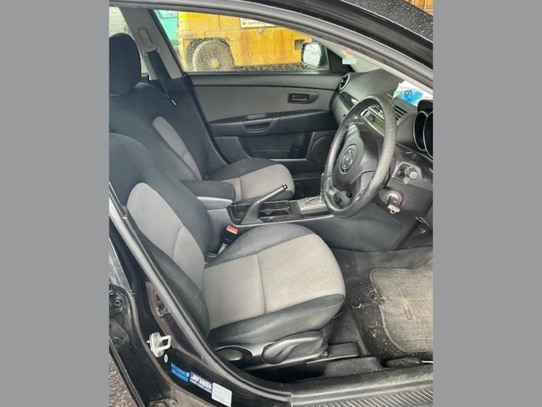 Photo '11' of Mazda Axela