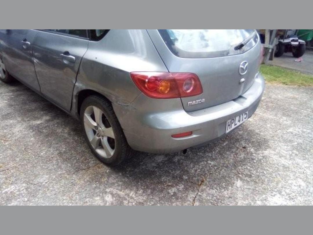 Photo '3' of Mazda Axela Sport