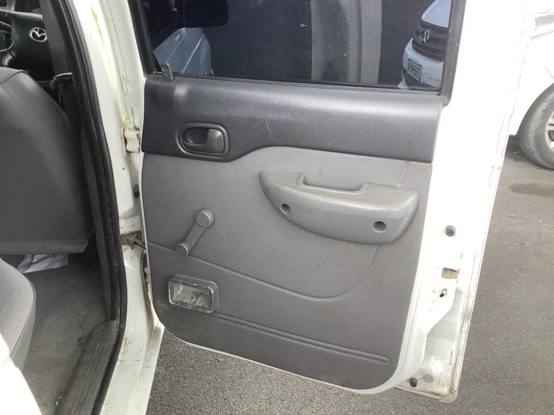 Photo '11' of Mazda Bounty D/CAB W/S DX AB