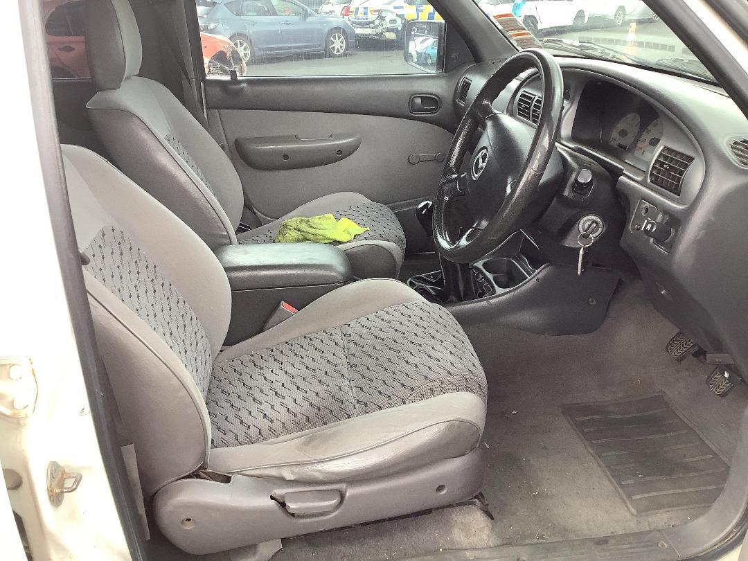 Photo '14' of Mazda Bounty D/CAB W/S DX AB