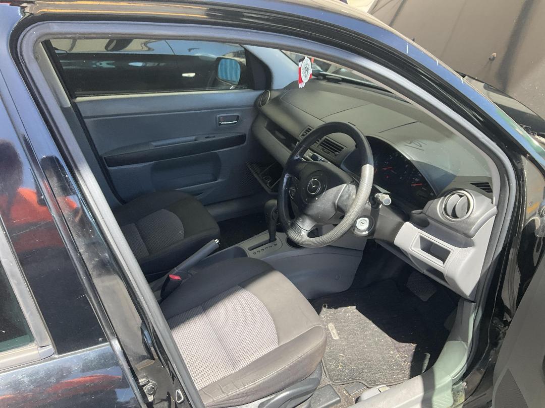 Photo '21' of Mazda Demio Photo '21' of Mazda Demio