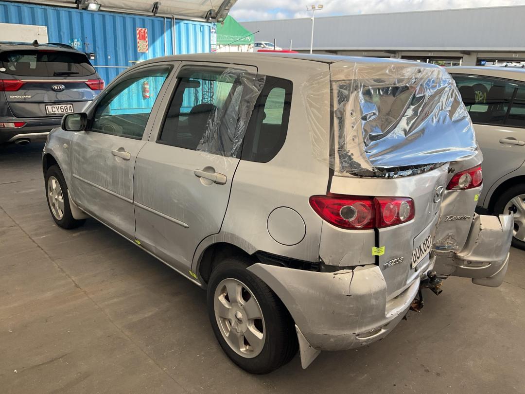 Photo '4' of Mazda Demio 1300 Photo '4' of Mazda Demio 1300