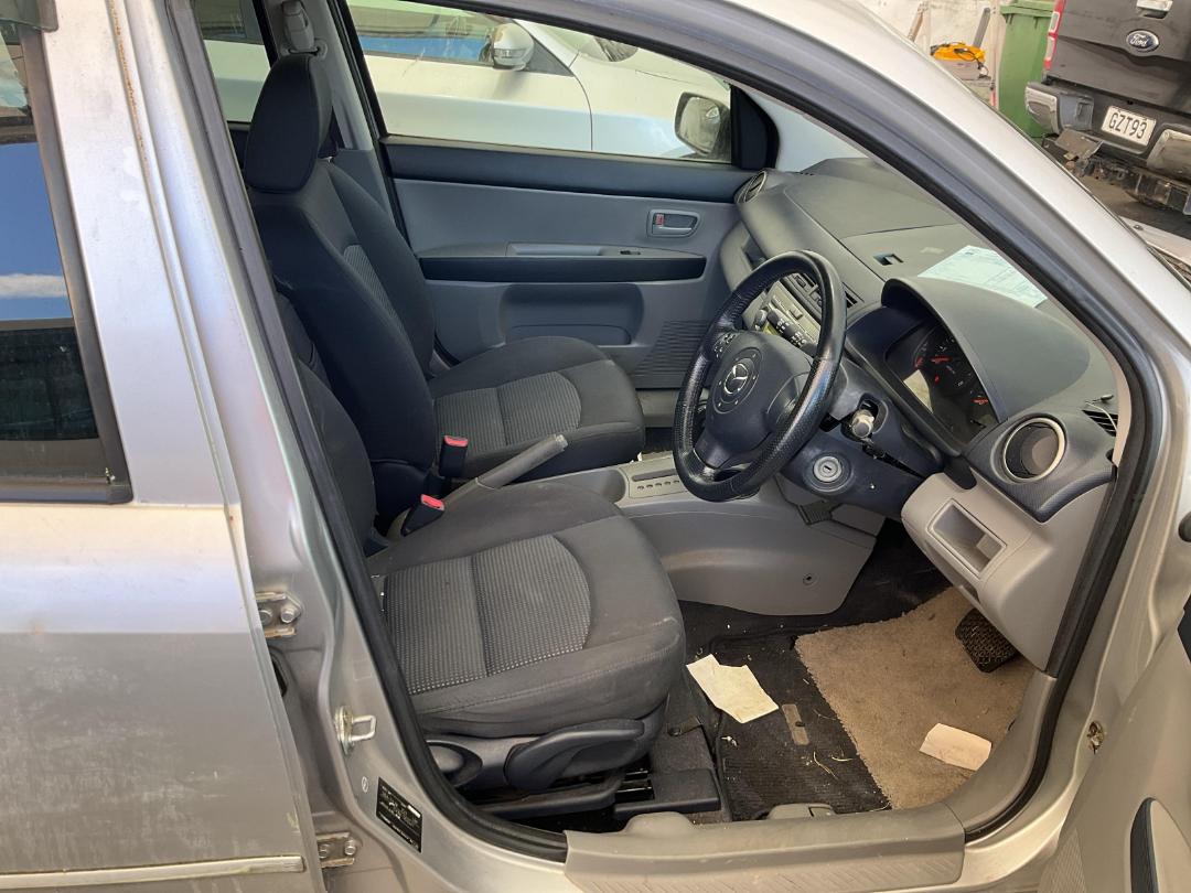 Photo '9' of Mazda Demio 1300 Photo '9' of Mazda Demio 1300