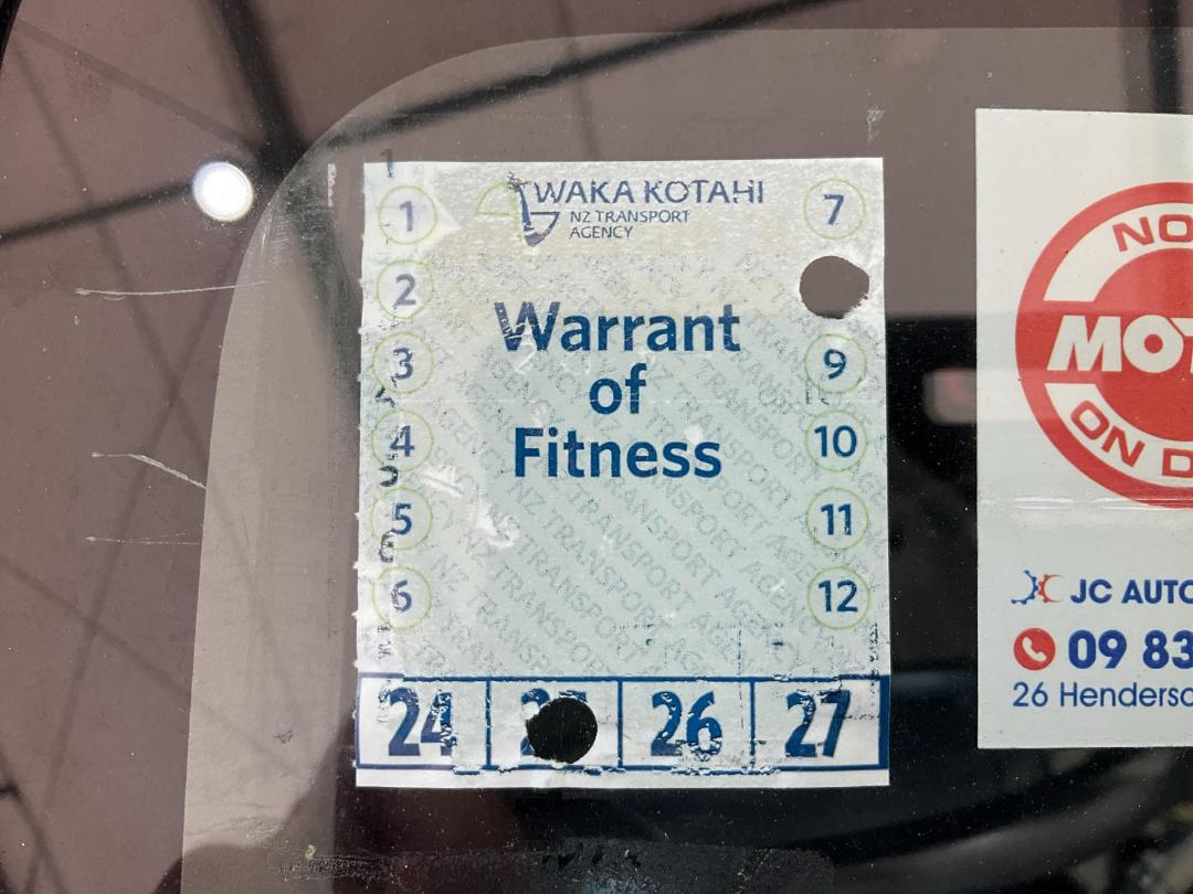 Photo '13' of Mazda Demio 1300 Photo '13' of Mazda Demio 1300