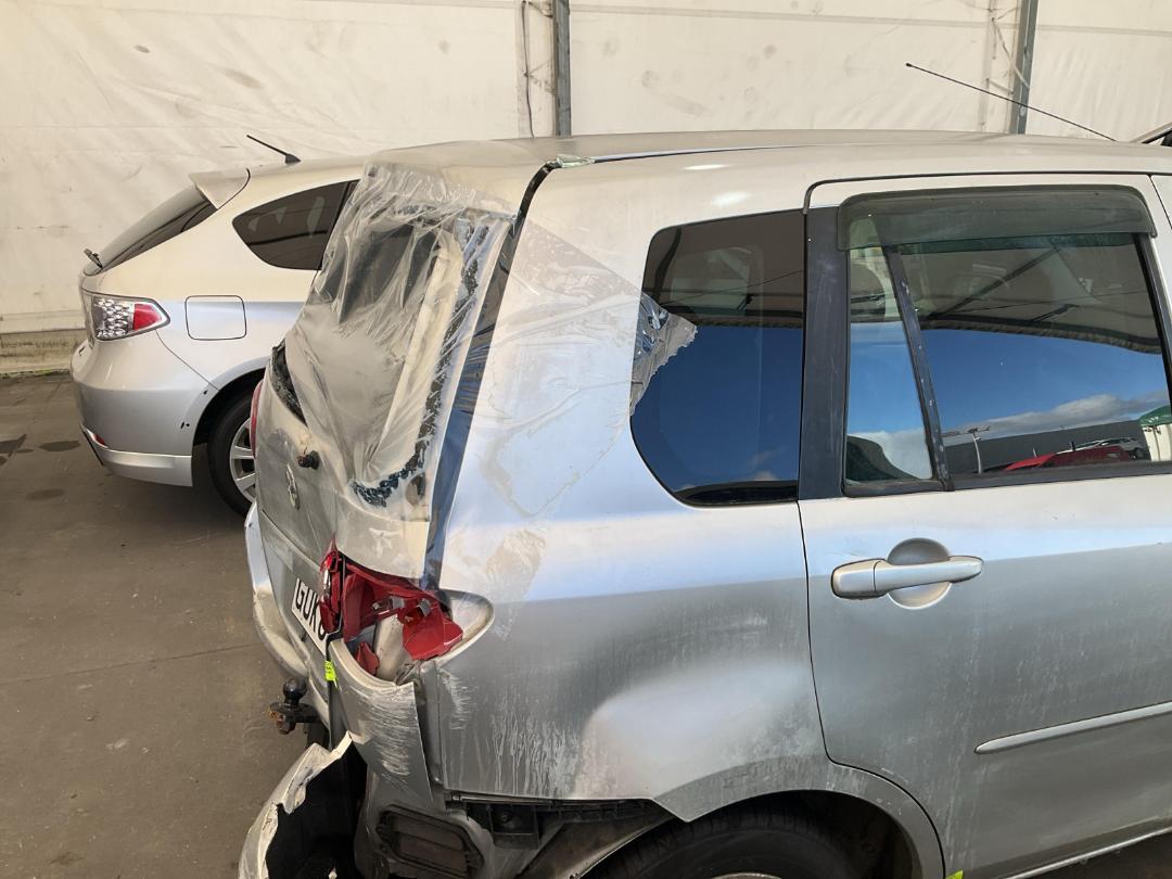 Photo '17' of Mazda Demio 1300 Photo '17' of Mazda Demio 1300