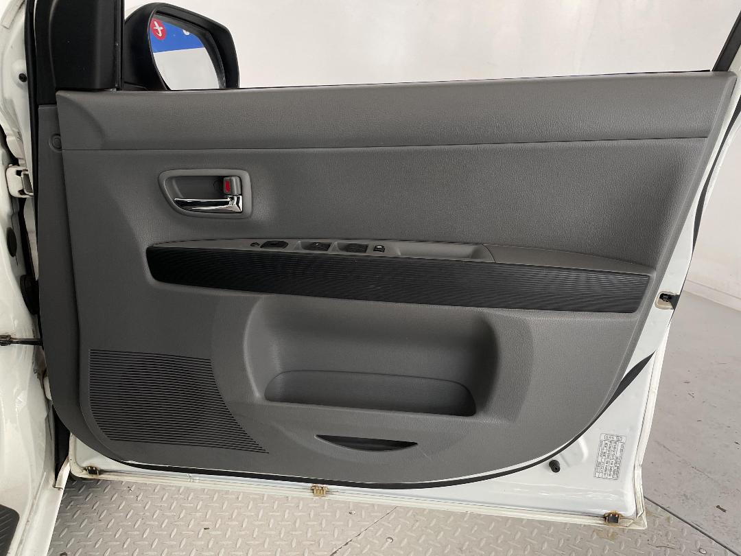 Photo '15' of Mazda Demio Photo '15' of Mazda Demio