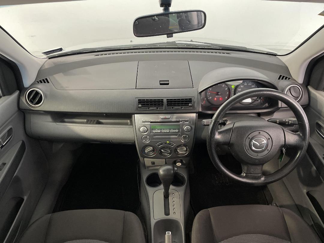 Photo '17' of Mazda Demio Photo '17' of Mazda Demio