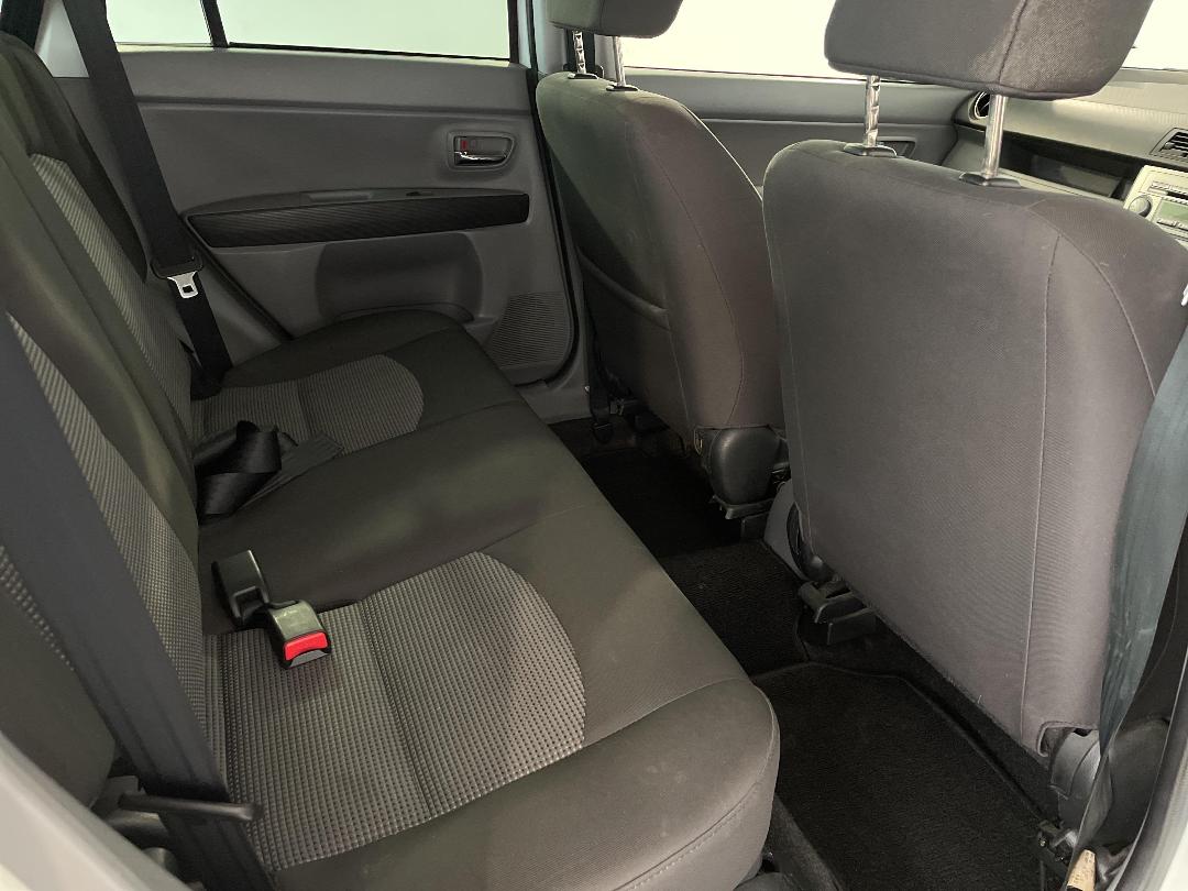 Photo '20' of Mazda Demio Photo '20' of Mazda Demio