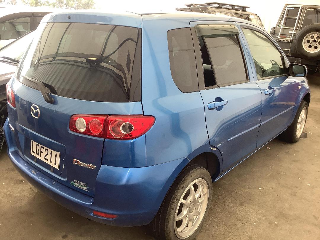 Photo '3' of Mazda Demio Photo '3' of Mazda Demio